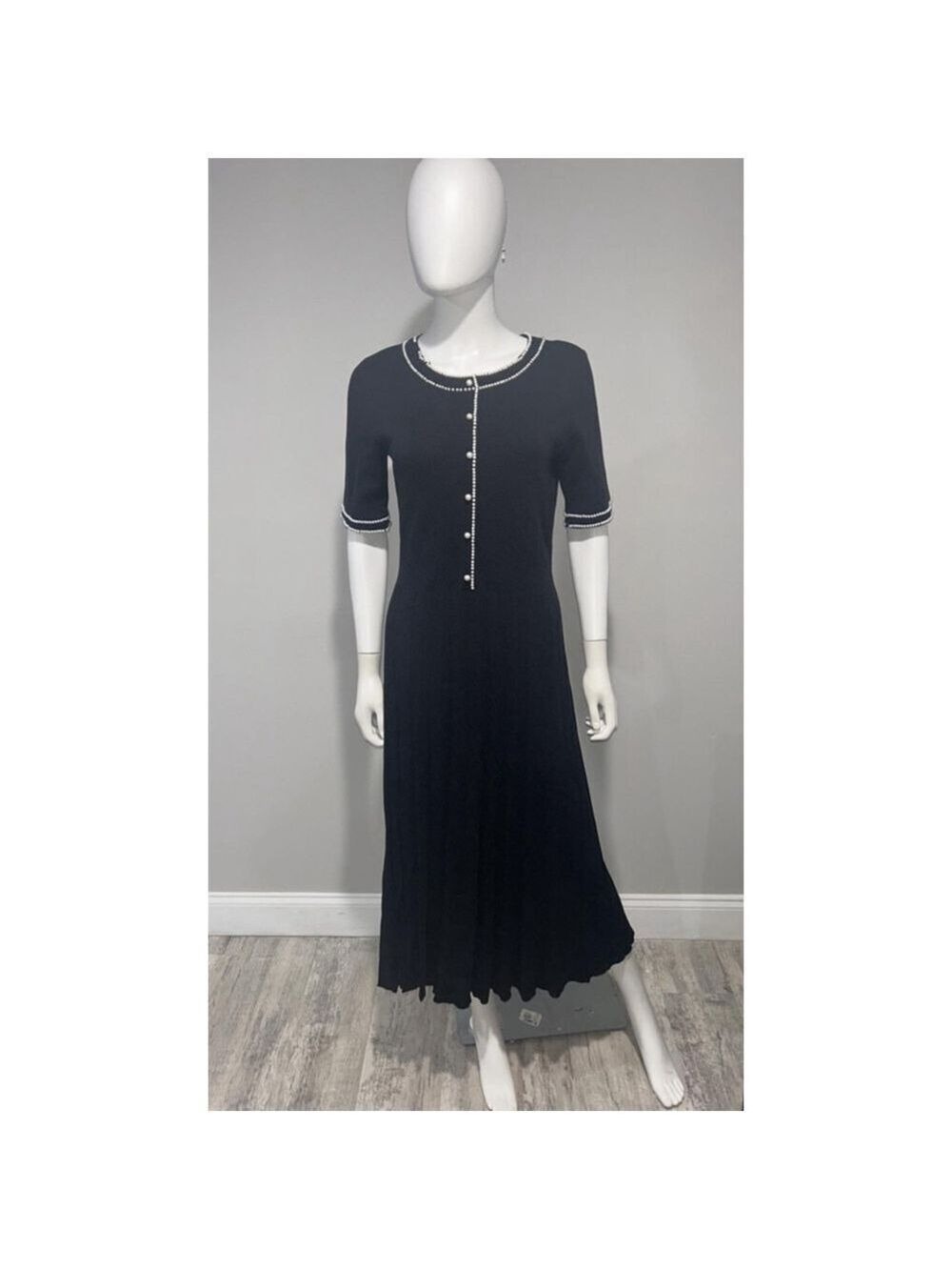 Elie Tahari Leona Black Knit Sweater Dress with Pearl Embellishments. Size M - Picture 6 of 13